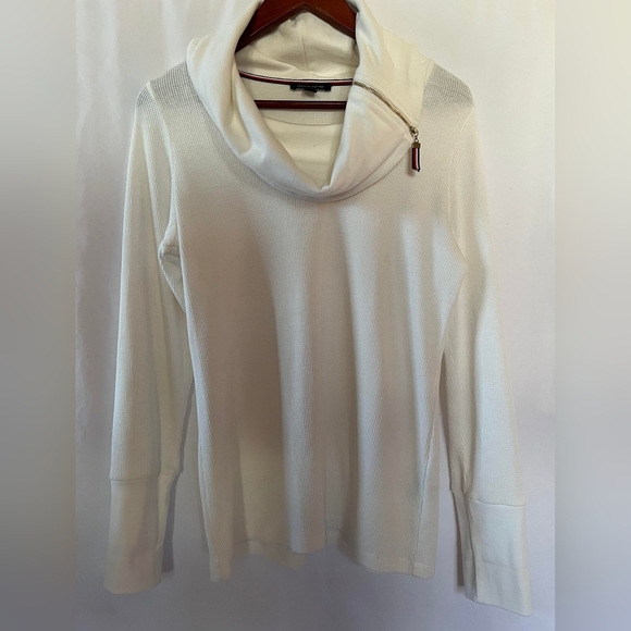 Tommy Hilfiger Thermal Cowl Neck Top Ivy Size Medium - Picture 1 of 5